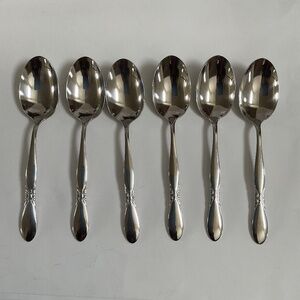 6 Place/soup spoon Wallace POISE Stanless Glossy Silverware